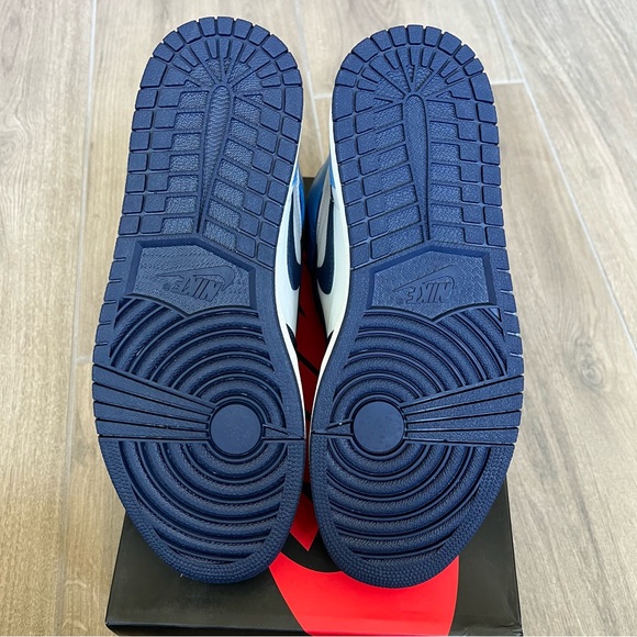 Air Jordan 1 Retro High Obsidian UNC - Picture 9 of 10